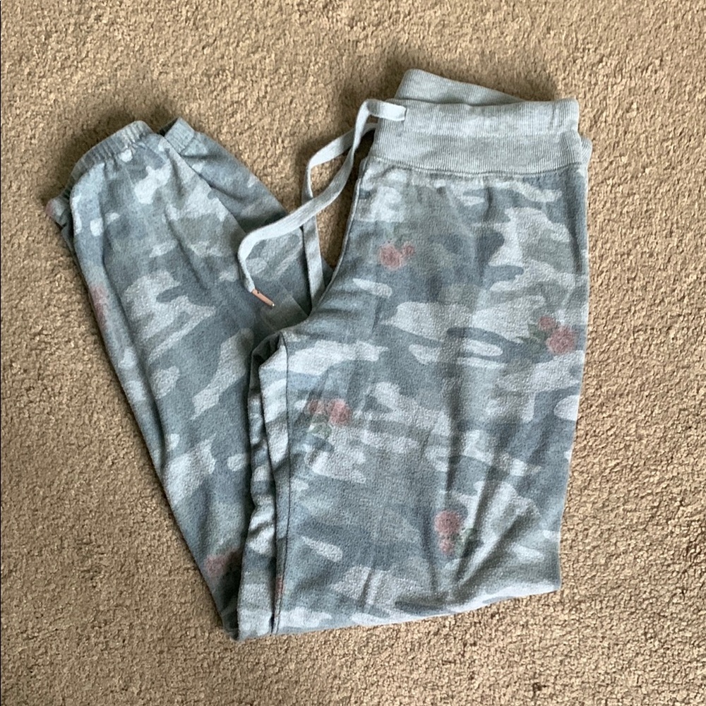Z Supply camouflage joggers